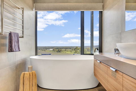 Shadow Creek McLaren Vale - QLD Tourism 4