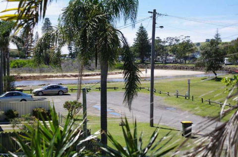 Bellhaven 1, 17 Willow Street - QLD Tourism 6