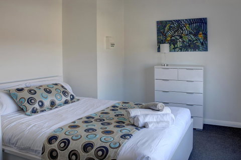 Aart Apartments - QLD Tourism 24