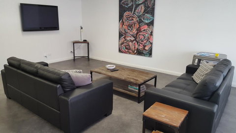Aart Apartments - QLD Tourism 8