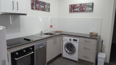 Aart Apartments - QLD Tourism 6