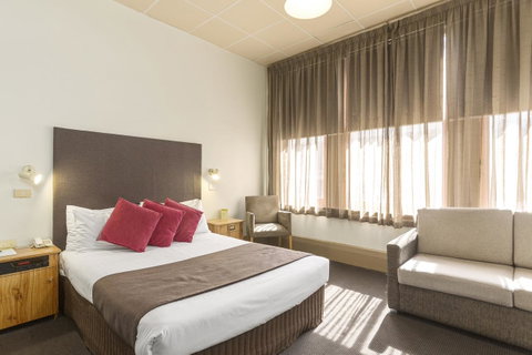 Adelaide Paringa - QLD Tourism 2