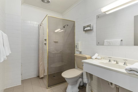 Adelaide Paringa - QLD Tourism 16