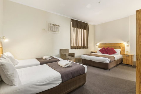 Adelaide Paringa - QLD Tourism 6