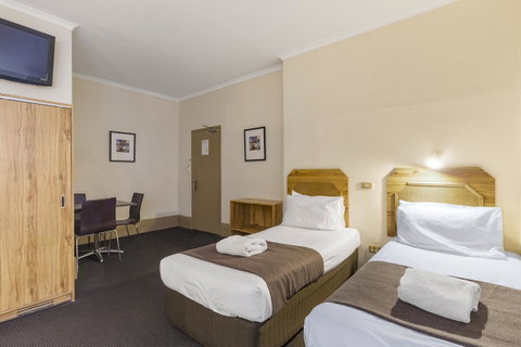 Adelaide Paringa - QLD Tourism 10