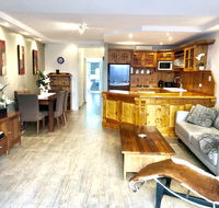 Superb Townhouse in North Adelaide - QLD Tourism