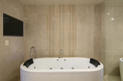 Arkaba Hotel - QLD Tourism 38