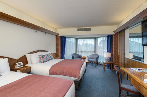 Arkaba Hotel - QLD Tourism 1