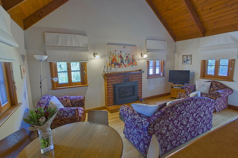 Tanunda Cottages - Queensland Tourism 4