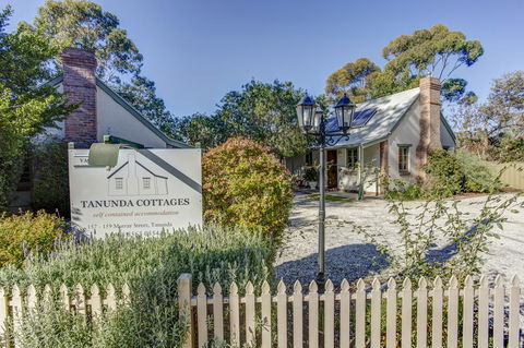 Tanunda Cottages - Queensland Tourism 0