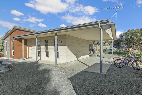 32 West B&B - QLD Tourism 24