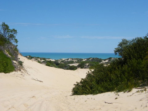 Coorong Waterfront Retreat - QLD Tourism 23