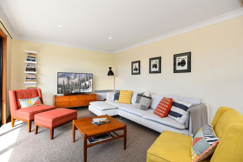 Port Of Call - Port Willunga - C21 SouthCoast Holidays - Queensland Tourism 12