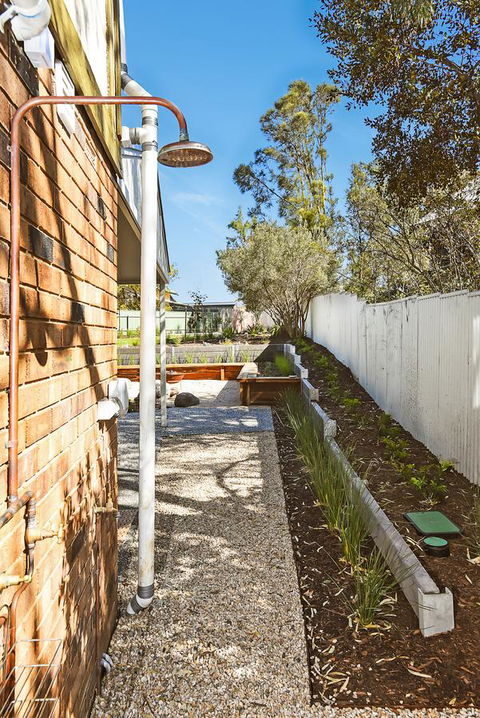 Port Of Call - Port Willunga - C21 SouthCoast Holidays - Queensland Tourism 24