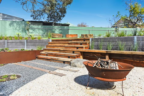 Port Of Call - Port Willunga - C21 SouthCoast Holidays - Queensland Tourism 2