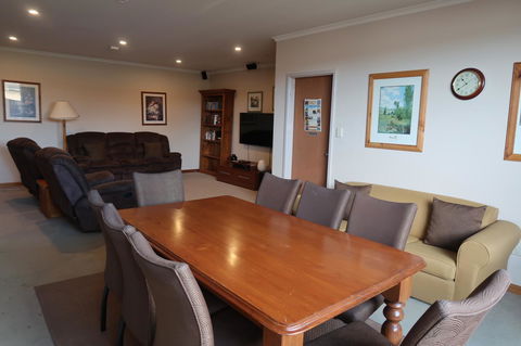 Southgate Motel - Queensland Tourism 13