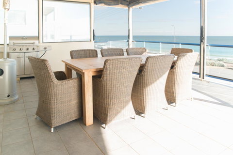 Seaview Sunset Holiday Apartments - QLD Tourism 5
