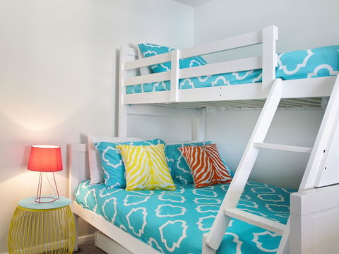 Seaview Sunset Holiday Apartments - QLD Tourism 10