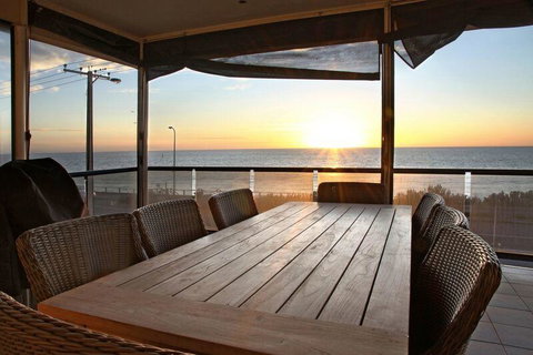 Seaview Sunset Holiday Apartments - QLD Tourism 21