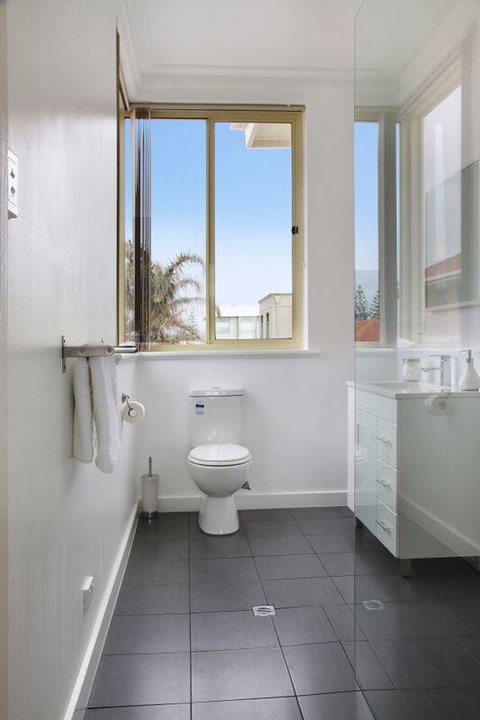 Seaview Sunset Holiday Apartments - QLD Tourism 22