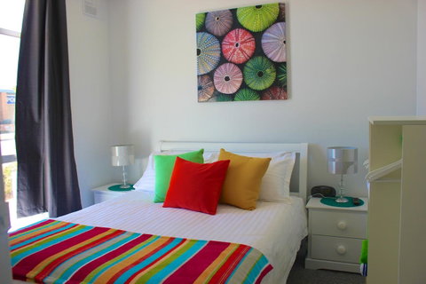 Seaview Sunset Holiday Apartments - QLD Tourism 16