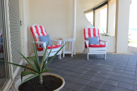 Seaview Sunset Holiday Apartments - QLD Tourism 12