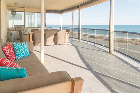 Seaview Sunset Holiday Apartments - QLD Tourism 6