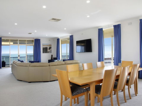 Seaview Sunset Holiday Apartments - QLD Tourism 27