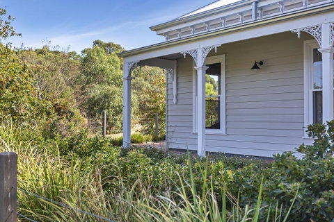 Grandview Accommodation - The Elm Tree Apartments - QLD Tourism 28