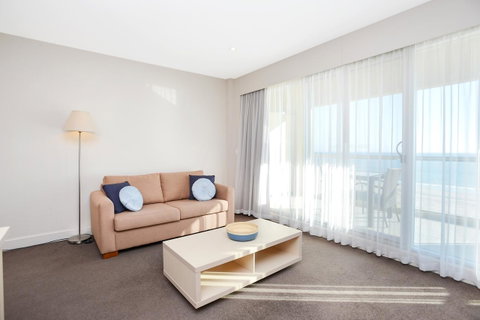 Pier Luxury Apartments - QLD Tourism 12