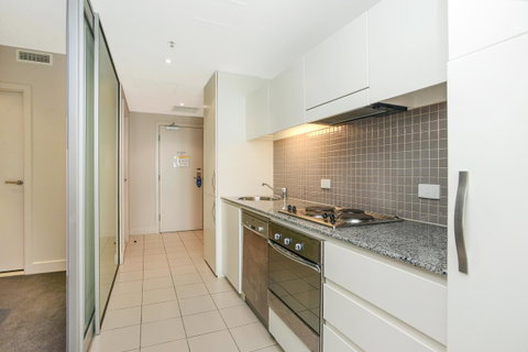 Pier Luxury Apartments - QLD Tourism 14