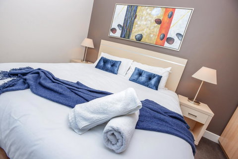 Pier Luxury Apartments - QLD Tourism 27