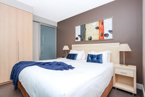 Pier Luxury Apartments - QLD Tourism 16