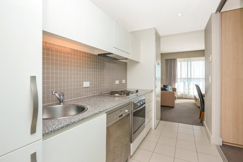 Pier Luxury Apartments - QLD Tourism 15