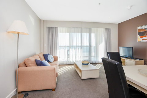Pier Luxury Apartments - QLD Tourism 13