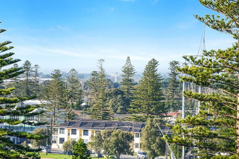 Pier Luxury Apartments - QLD Tourism 31