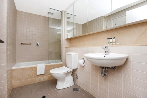 Pier Luxury Apartments - QLD Tourism 18