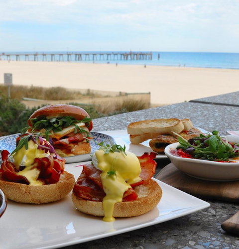 Pier Luxury Apartments - QLD Tourism 0