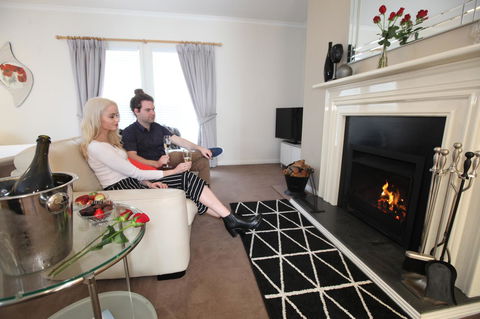 Wine And Roses Bed And Breakfast - QLD Tourism 8