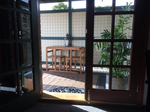Wine And Roses Bed And Breakfast - QLD Tourism 34