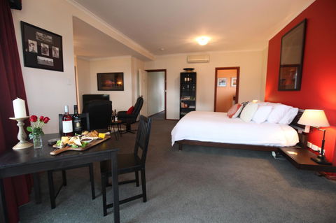Wine And Roses Bed And Breakfast - QLD Tourism 31