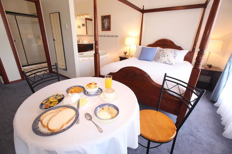 Wine And Roses Bed And Breakfast - QLD Tourism 22