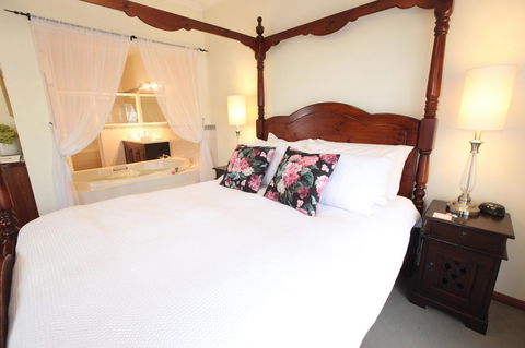 Wine And Roses Bed And Breakfast - QLD Tourism 17