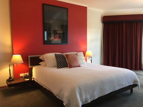 Wine And Roses Bed And Breakfast - QLD Tourism 28