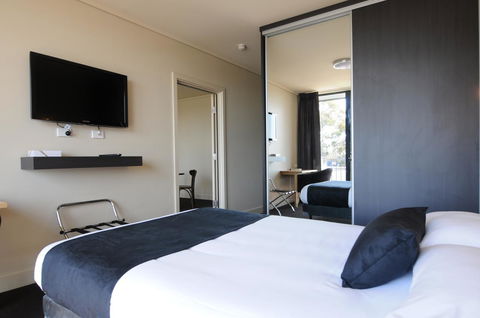 Mansfield Park Hotel - QLD Tourism 1