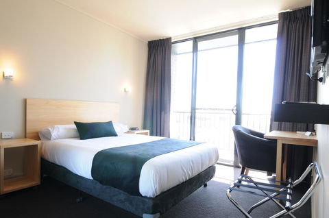 Mansfield Park Hotel - QLD Tourism 14
