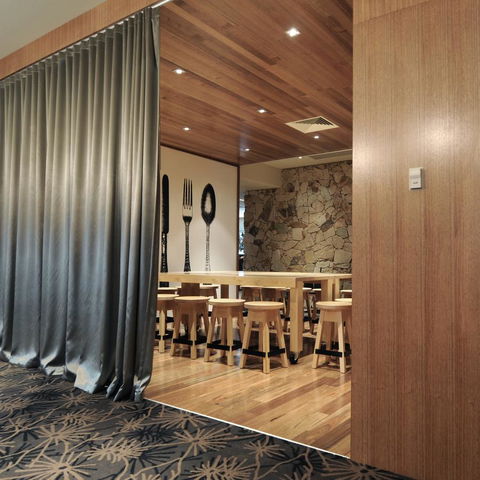 Mansfield Park Hotel - QLD Tourism 4