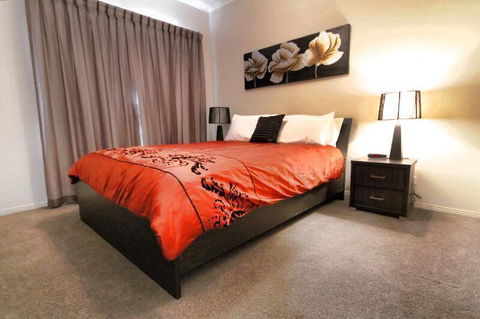 Casavino Luxury Villa - QLD Tourism 32