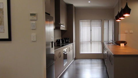 Casavino Luxury Villa - QLD Tourism 30