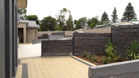 Casavino Luxury Villa - QLD Tourism 16